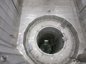 画像：ツヴェンテンドルフ原子力発電所内部の原子炉格納容器